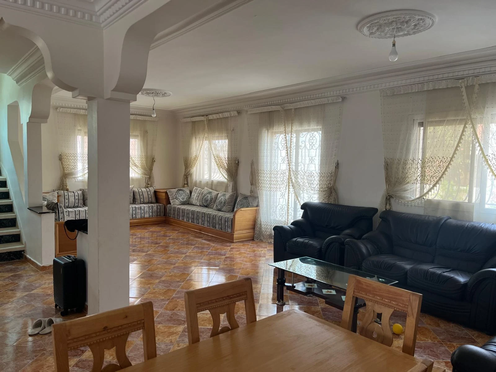 Grande terrasse de la villa à Bni Yakhlef